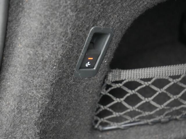 Audi A6 Limousine 50 TFSI e quattro 2X S Line Plug In Hybrid 299pk Dealer O.H PHEV | Panodak | Trekhaak Af Fabriek | Head Up | Apple Carplay | Lederen Sportstoelen Verwarmd | Keyless | Cruise Control | Virtual | Navigatie | DAB |