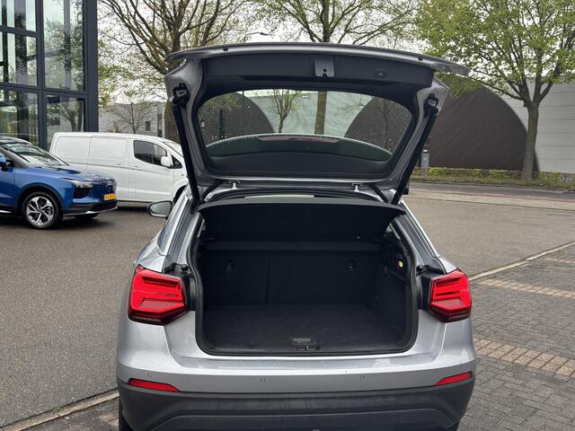 Audi Q2 35 TFSI S Edition VAN ¤27.900,- VOOR ¤25.877,- UW LENTEVOORDEEL: 2.023,- | TREKHAAK | LEDER