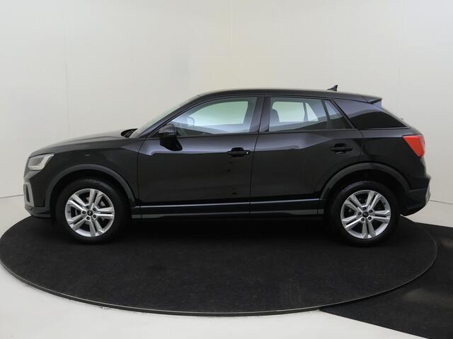 Audi Q2 30 TFSI Advanced edition | Stoelverwarming | CarPlay | Adaptieve cruise control | Achteruitrijcamera | Parkeersensoren | Elektrisch inklapbare buitenspiegels |