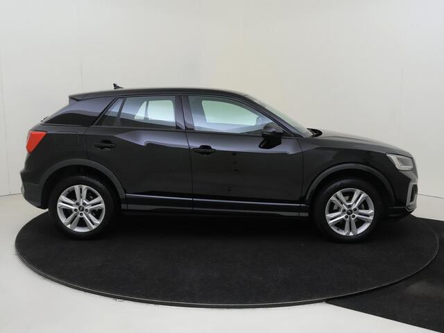 Audi Q2 30 TFSI Advanced edition | Stoelverwarming | CarPlay | Adaptieve cruise control | Achteruitrijcamera | Parkeersensoren | Elektrisch inklapbare buitenspiegels |