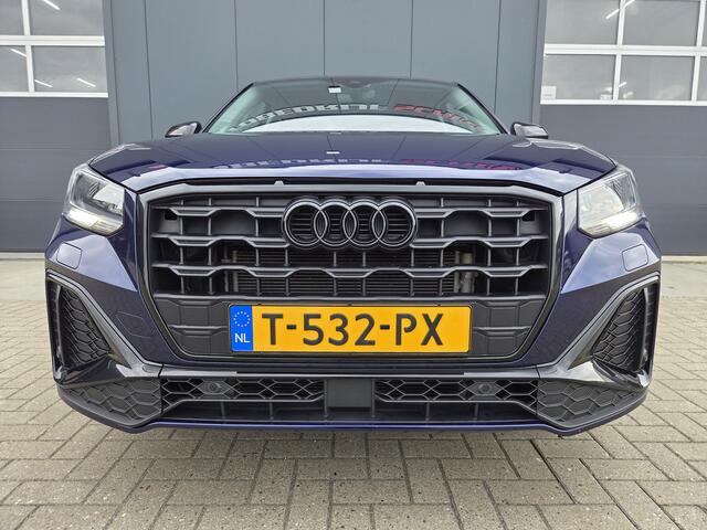 Audi Q2 35 TFSI S Edition 19 INCH,Camera,keyless entry,Leer.