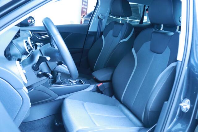 Audi Q2 30 TFSI Business Edition Stoelverwarming/Trekhaak/Navi