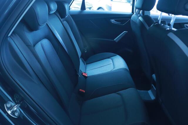 Audi Q2 30 TFSI Business Edition Stoelverwarming/Trekhaak/Navi