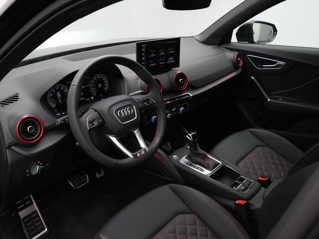 Audi Q2 35 TFSI 150 pk S-tronic S Edition / S-Line | Trekhaak | Fijnnappa leder | Matrix LED | Sonos | Navigatie | Stoelverwarming | Adaptive Cruise | Virtual Cockpit