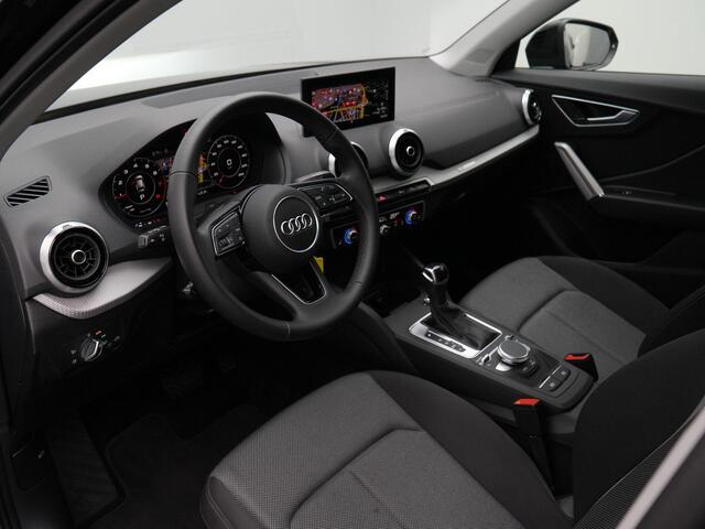 Audi Q2 35 TFSI 150 pk S-tronic S Edition / S-Line | Panoramadak | Matrix LED | Achteruitrijcamera | Navigatie | Stoelverwarming