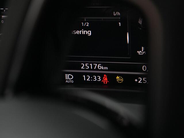 Audi Q2 35 TFSI 150 pk S-tronic S Edition / S-Line | Panoramadak | Matrix LED | Achteruitrijcamera | Navigatie | Stoelverwarming