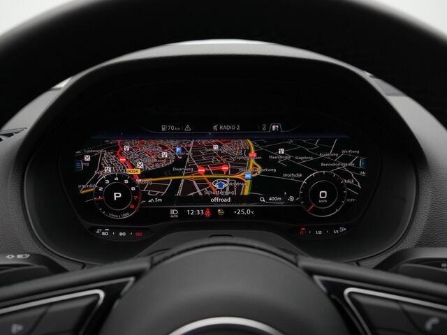 Audi Q2 35 TFSI 150 pk S-tronic S Edition / S-Line | Panoramadak | Matrix LED | Achteruitrijcamera | Navigatie | Stoelverwarming
