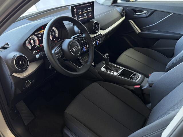 Audi Q2 35 TFSI 1.5 ?FACELIFT? S EDITION 150PK VIR.COCKPIT 18''LMV TOUCHSCREEN CARPLAY NAVI CAMERA LED STOELVERW. PDC 11/2024 "Audi rijden begint bij Topautos.nl - 20 Audi topmodellen direct op voorraad!"