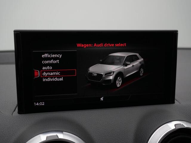 Audi Q2 35 TFSI 150 pk S-tronic Advanced edition / S-Line | Panoramadak | Matrix LED | Achteruitrijcamera | Stoelverwarming
