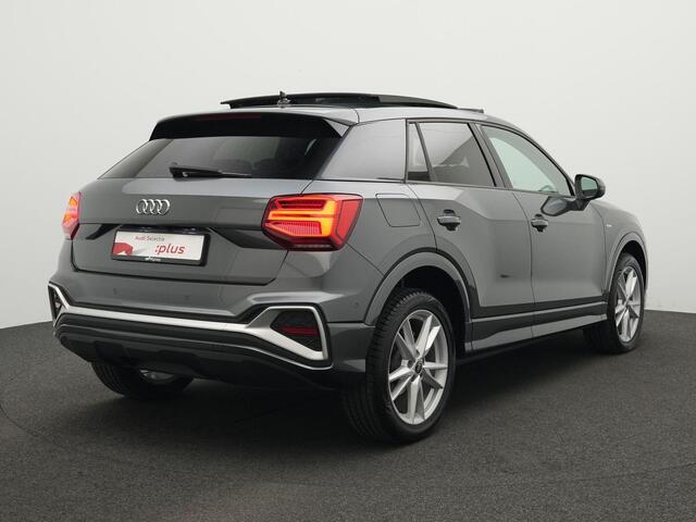 Audi Q2 35 TFSI 150 pk S-tronic S Edition | Panoramadak | Achteruitrijcamera | Stoelverwarming | Carplay | Matrix LED koplampen | 18 inch