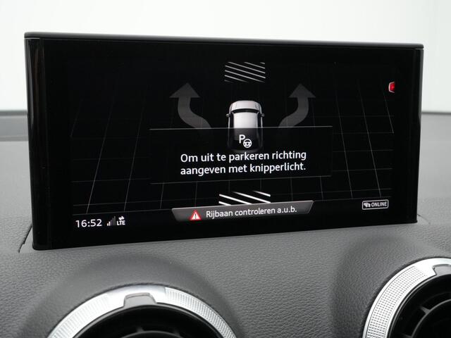 Audi Q2 35 TFSI 150 pk S-tronic S Edition | Panoramadak | Achteruitrijcamera | Stoelverwarming | Carplay | Matrix LED koplampen | 18 inch