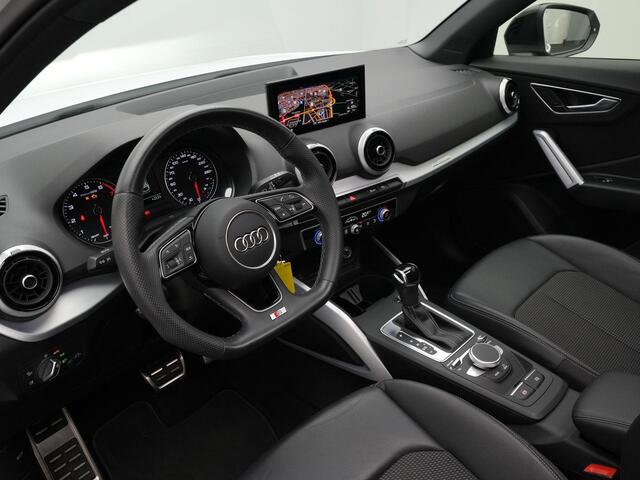 Audi Q2 35 TFSI 150 pk S-tronic S Edition | Panoramadak | Matrix LED | Navigatie | Sportonderstel | Parkeersensoren achter | Optiekpakket zwart | 19 inch