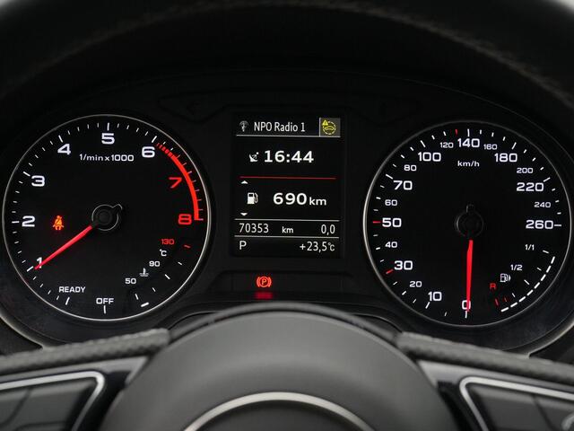 Audi Q2 35 TFSI 150 pk S-tronic S Edition | Panoramadak | Matrix LED | Navigatie | Sportonderstel | Parkeersensoren achter | Optiekpakket zwart | 19 inch