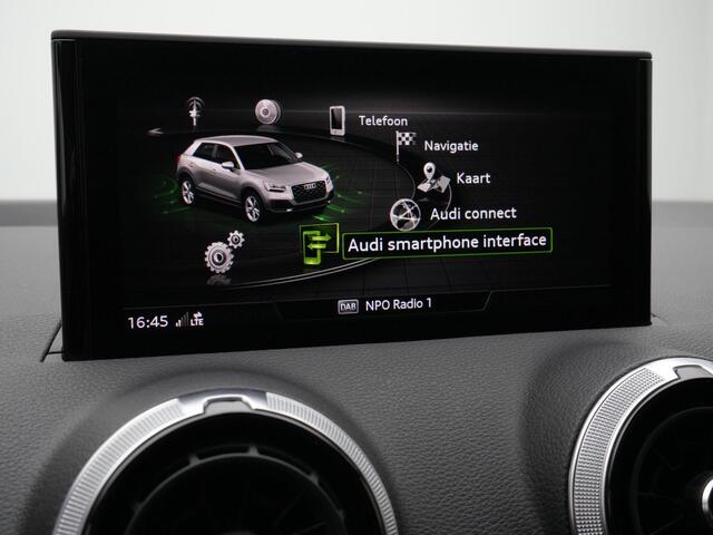 Audi Q2 35 TFSI 150 pk S-tronic S Edition | Panoramadak | Matrix LED | Navigatie | Sportonderstel | Parkeersensoren achter | Optiekpakket zwart | 19 inch