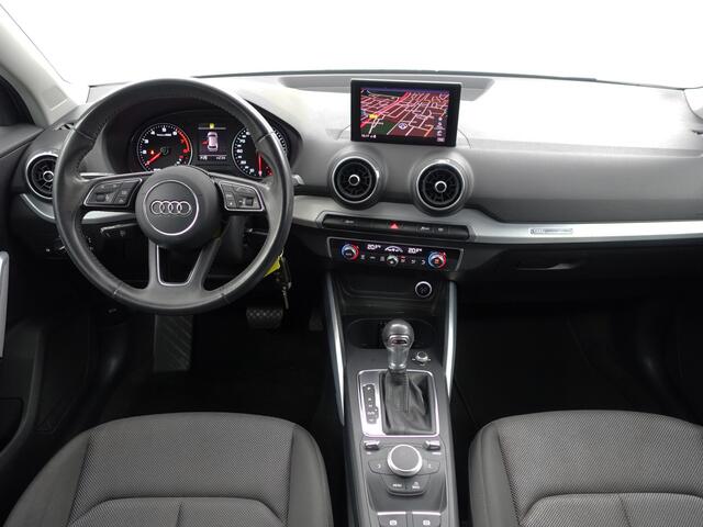 Audi Q2 35 TFSI 150pk S Line Aut- Two Tone, Navigatie, Park Assist, Privacy Glass, Clima, Cruise, Sport Interieur