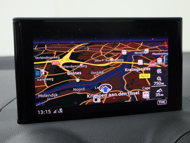 Audi Q2 35 TFSI/150PK S-tronic epic · Navigatie · Parkeersensoren · Stoelverwarming