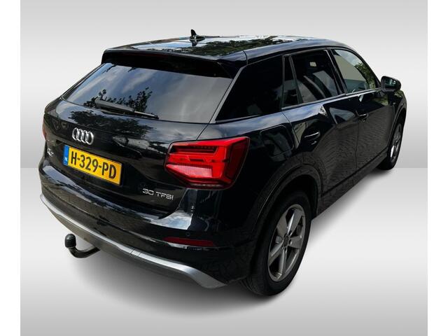 Audi Q2 30 TFSI Sport 3x S-line / Trekhaak / Navigatie / Parkeerhulp achter / 17'' / Getint glas / Cruise Control