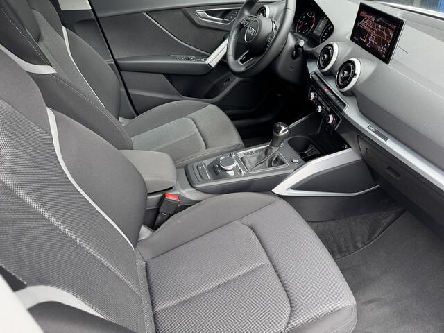 Audi Q2 35 TFSI S-line Black Keyless Go