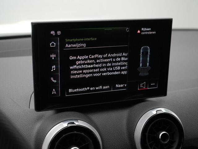 Audi Q2 30 TFSI 116 pk S Edition | Matrix LED koplampen | Trekhaak | Sportonderstel | Parkeersensoren achter | Optiekpakket zwart | 19 inch