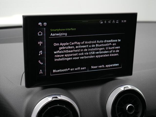 Audi Q2 30 TFSI 116 pk S Edition | Matrix LED koplampen | Trekhaak | Sportonderstel | Parkeersensoren achter | Optiekpakket zwart | 19 inch