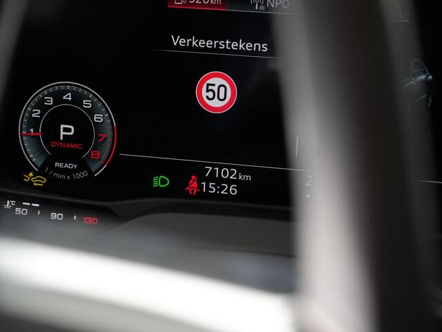Audi Q2 35 TFSI 150 pk S-tronic S-Line | Trekhaak | Standkachel | Matrix LED | Leder/alcantara | Achteruitrijcamera | Navigatie | Stoelverwarming