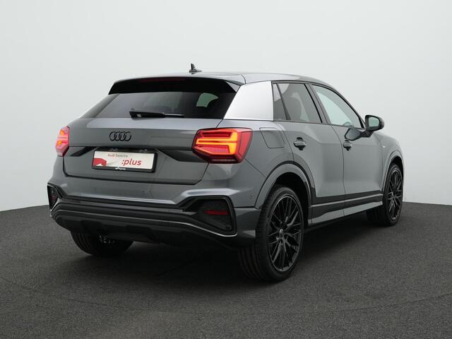 Audi Q2 35 TFSI 150 pk S-tronic S-Line | Trekhaak | Standkachel | Matrix LED | Leder/alcantara | Achteruitrijcamera | Navigatie | Stoelverwarming