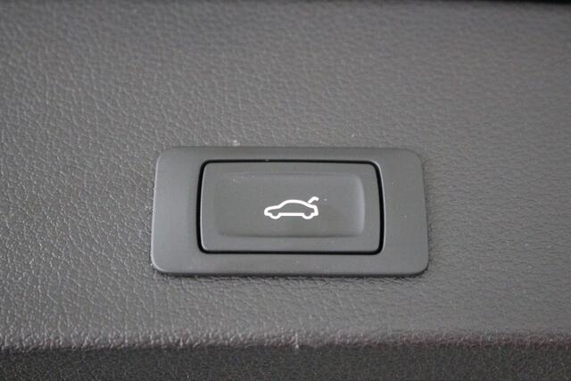 Audi Q2 35 TFSI S-Line Edition Automaat Navigatie | Panoramadak | El. achterklep | Camera