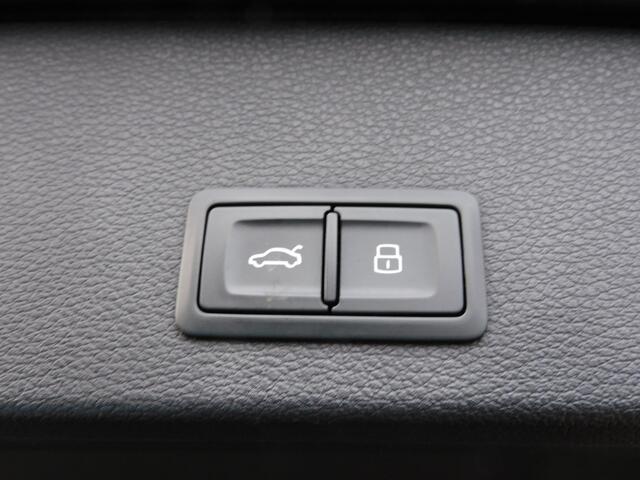 Audi Q2 35 TFSI S Edition TOPSTAAT! CARPLAY/ANDROID! ACHTERUITRIJCAM! STOELVERW!NAVI! CRUISE! CLIMA! TREKHAAK!