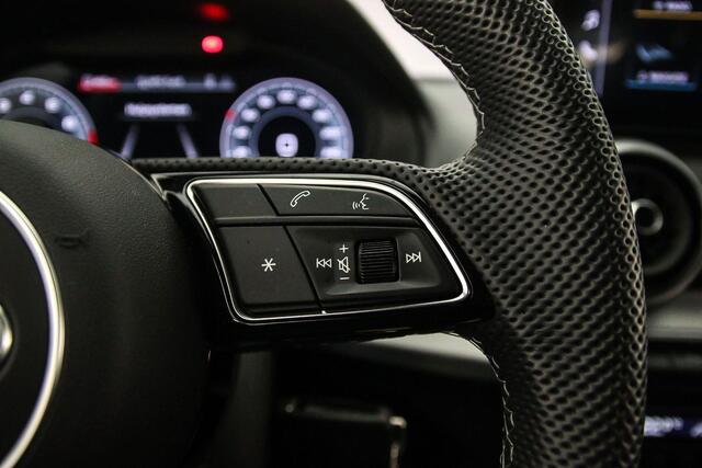 Audi Q2 35 TFSI S Edition | Achteruitrijcamera | Matrix-led | ACC | Ambient lichting | Parking |