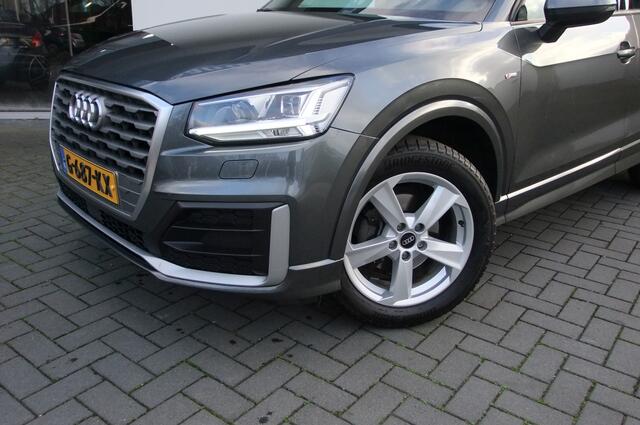 Audi Q2 35 TFSI S Edition / S Line / Navigatie/ Parkeersensoren/ Trekhaak afneembaar