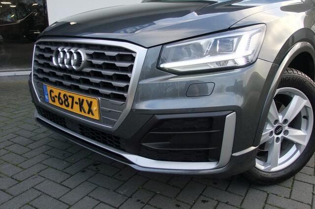 Audi Q2 35 TFSI S Edition / S Line / Navigatie/ Parkeersensoren/ Trekhaak afneembaar