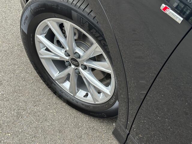 Audi Q3 35 TFSI S-line | Panoramadak | Trekhaak | Camera | Elek. Achterklep | Rijklaar incl. garantie