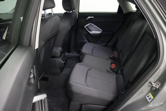 Audi Q3 Sportback 45 TFSI e 245 PK ACC Trekhaak Virtual Cockpit Sportstoelen Stoelverwarming 19 Inch