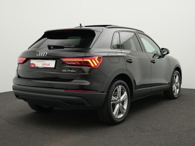 Audi Q3 S edition 45 TFSI e 245 pk S-tronic | Panoramadak | Stoelverwarming | Standkachel | Cruise Control | Side Assist | 19 inch
