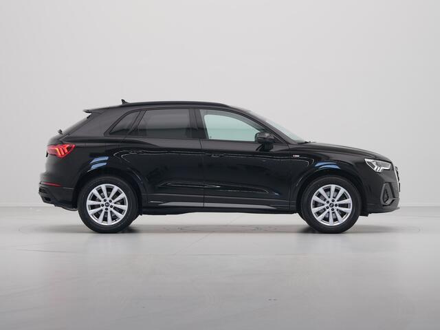 Audi Q3 45 TFSI e 245 pk S line edition Panoramadak Navi Parking plus Camera