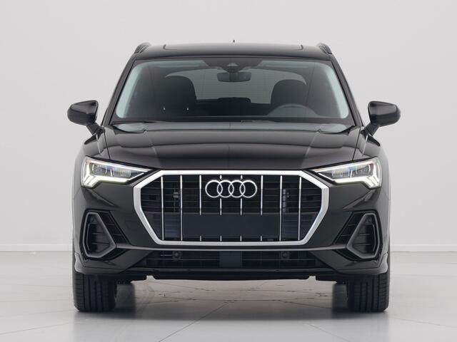 Audi Q3 45 TFSI e 245 pk S line edition Panoramadak Navi Parking plus Camera