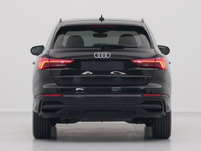 Audi Q3 45 TFSI e 245 pk S line edition Panoramadak Navi Parking plus Camera