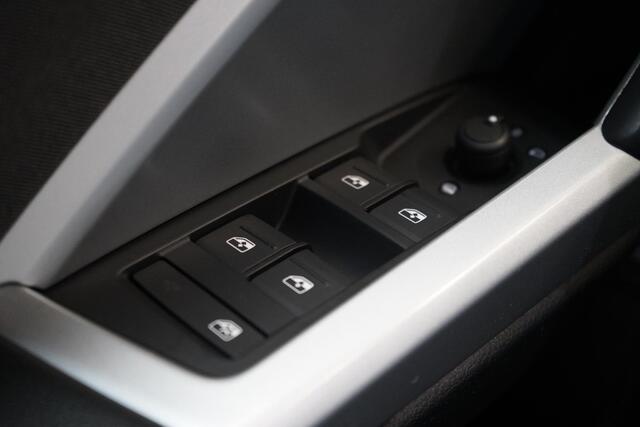 Audi Q3 Sportback 45 TFSI e 245pk S Edition | Adaptive cruise | Apple Carplay | Climate control | Stoelverwarming | Wegkl. trekhaak |