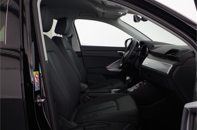 Audi Q3 45 TFSI e edition > 245pk/Leer/19inch/keyless/Stoelverwarming/Plug in-hybride...