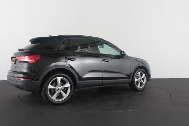 Audi Q3 45 TFSI e edition > 245pk/Leer/19inch/keyless/Stoelverwarming/Plug in-hybride...