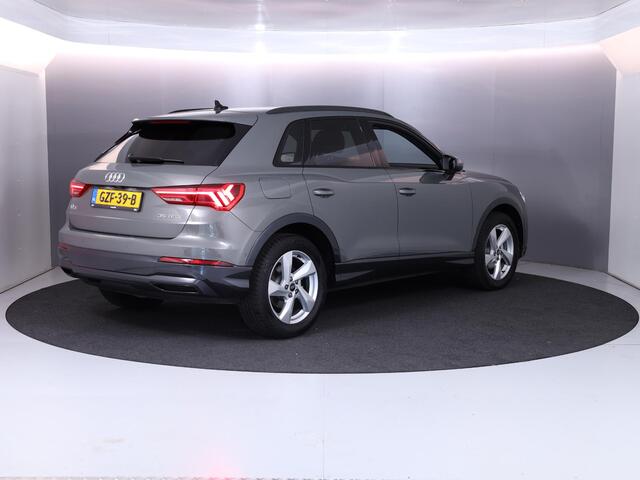 Audi Q3 Sportback 35 TFSI Advanced Edition 150 pk S-tronic | Verlengde garantie | Navigatie | Parkeersensoren (Park assist) | Achteruitrijcamera | LED koplampen | Stoelverwarming |