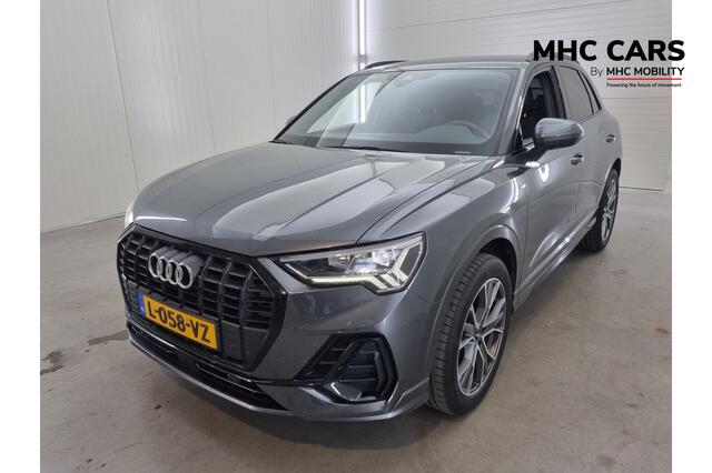Audi Q3 35 TFSI S edition | Navi | Camera | Stoelverwarming |