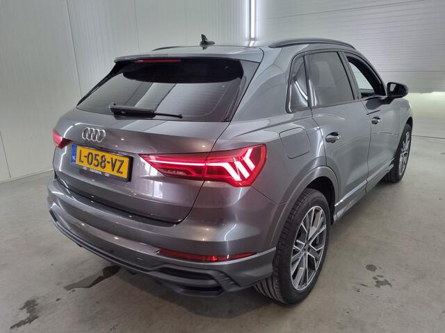 Audi Q3 35 TFSI S edition | Navi | Camera | Stoelverwarming |