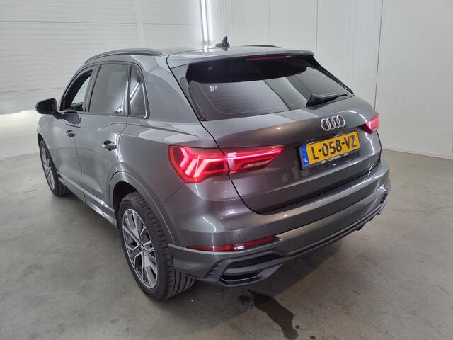 Audi Q3 35 TFSI S edition | Navi | Camera | Stoelverwarming |