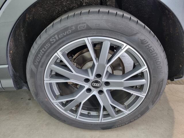 Audi Q3 35 TFSI S edition | Navi | Camera | Stoelverwarming |