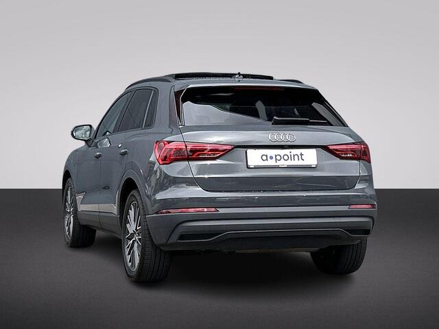 Audi Q3 45 TFSI e Business Edition 245 pk S-tronic | Navigatie | Panoramadak | Parkeersensoren | Achteruitrijcamera | Adaptieve cruise control | LED koplampen |