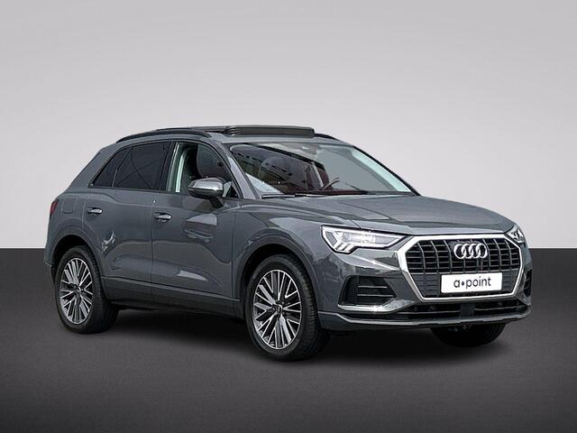 Audi Q3 45 TFSI e Business Edition 245 pk S-tronic | Navigatie | Panoramadak | Parkeersensoren | Achteruitrijcamera | Adaptieve cruise control | LED koplampen |