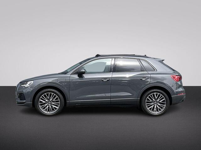 Audi Q3 45 TFSI e Business Edition 245 pk S-tronic | Navigatie | Panoramadak | Parkeersensoren | Achteruitrijcamera | Adaptieve cruise control | LED koplampen |