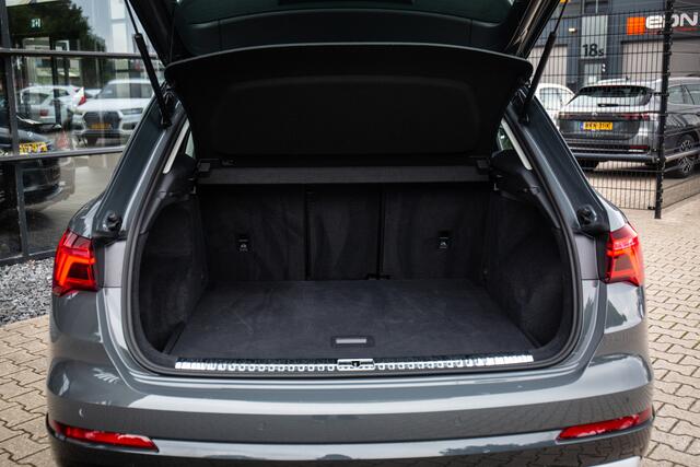 Audi Q3 35 TFSI Business Edition ,Stoelverwarming, Virtual Cockpit, Adap. cruise, Regensensor