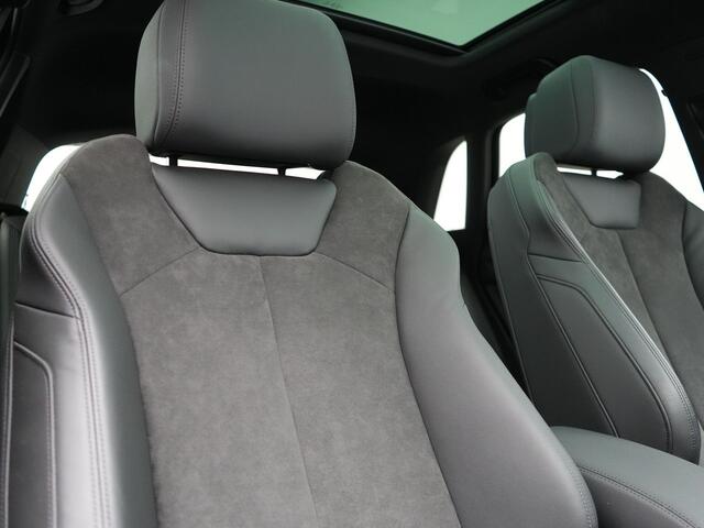 Audi Q3 45 TFSI e edition Plug In Hybrid 245pk Dealer O.H PHEV | Panodak | Camera | Cruise Control | Alcantara Sportstoelen Verwarmd | Navigatie | Virtual | DAB |